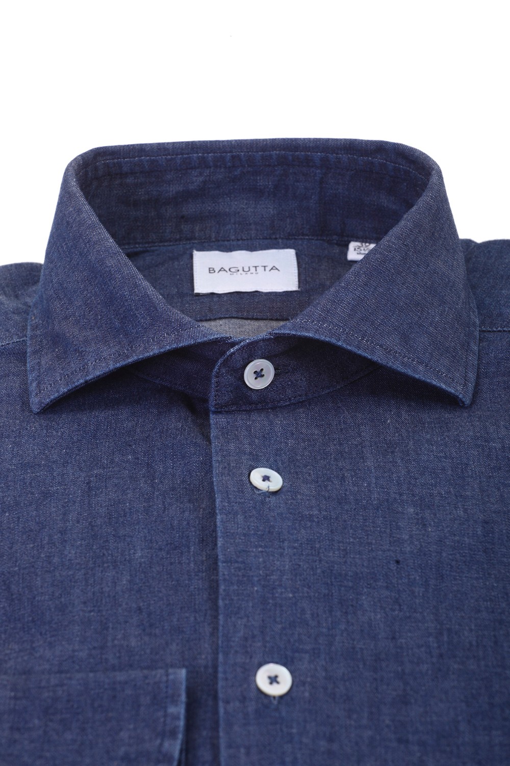 shop BAGUTTA  Camicia: Bagutta camicia "Walter" in cotone.
Colletto alla francese. 
Slim fit. 
Composizione: 100% Cotone. 
Fabbricato in Italia.. WALTER EBLJ12780-051 number 2075829